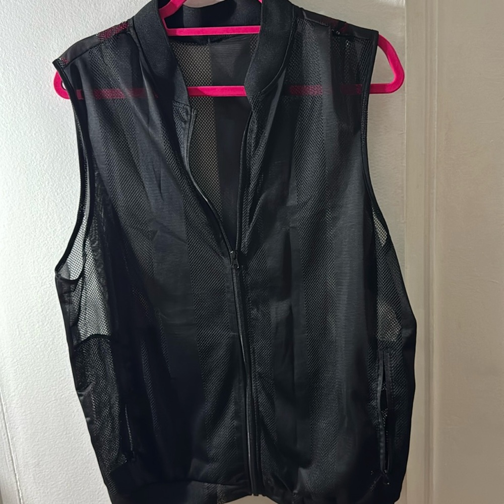 Size large black athleticic running or biking vest